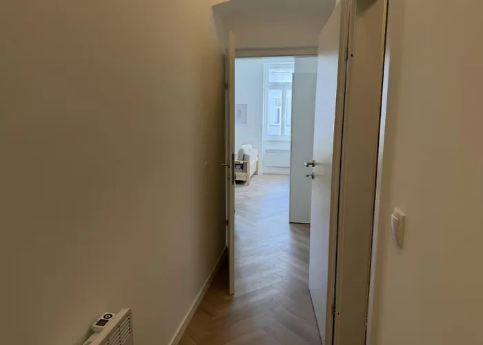 Renovated Near Center דירה *